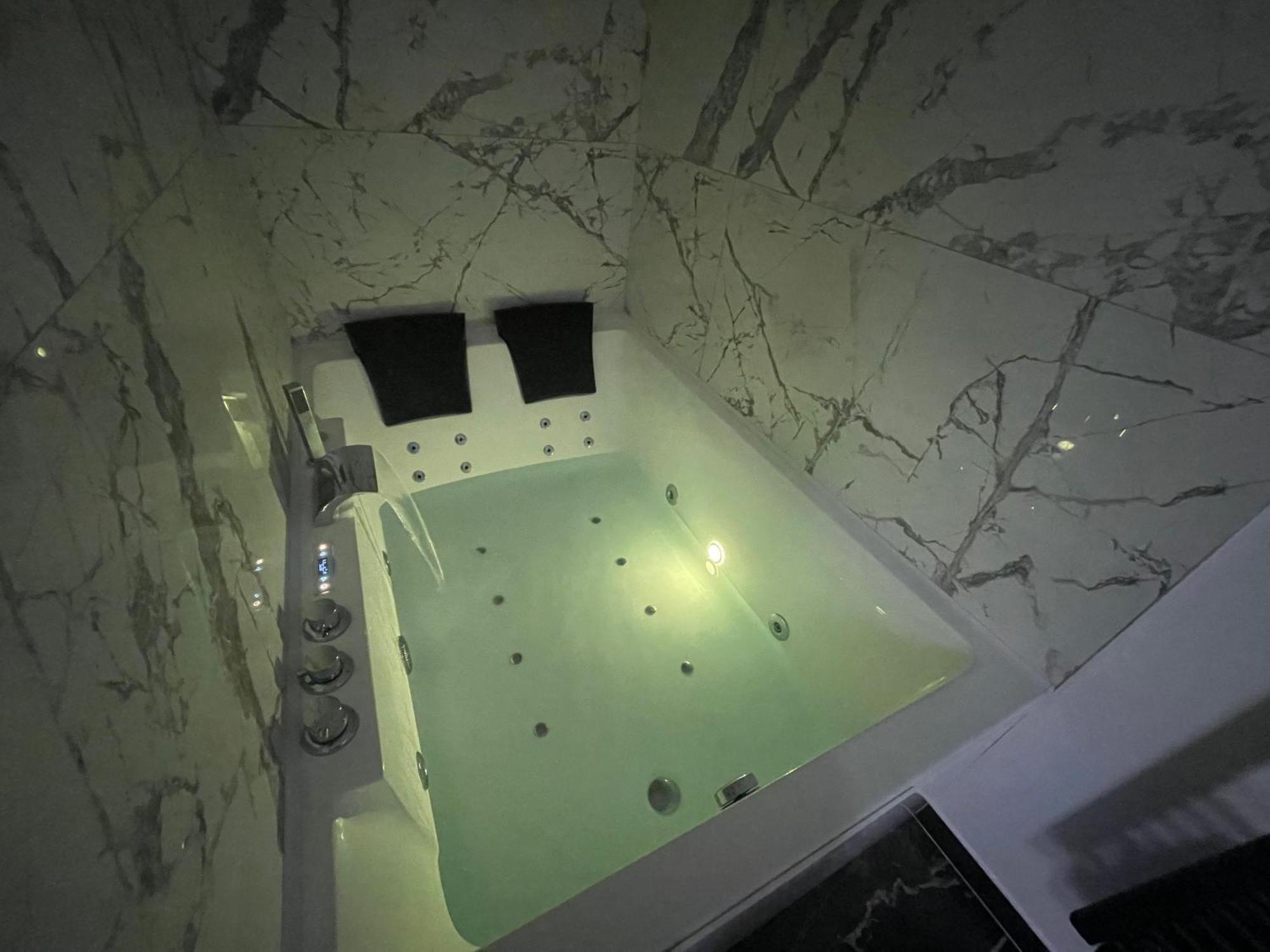 Le Cocon Balneo Appartement Sens